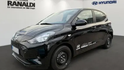 Gebraucht Hyundai i10 Select 63 PS (46 kW) 2025 Schwarz Kleinwagen