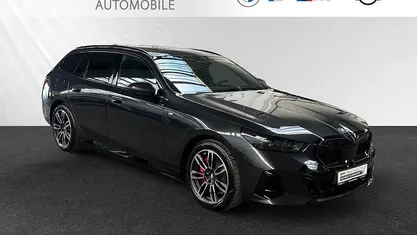 Gebraucht BMW 550e M Sport 489 PS (359 kW) 2025 Kombi