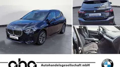 Sapphirschwarz metallic Gebraucht 2024 BMW 218 M Sport Van / Kleinbus | 30.990 € (Fairer Preis)