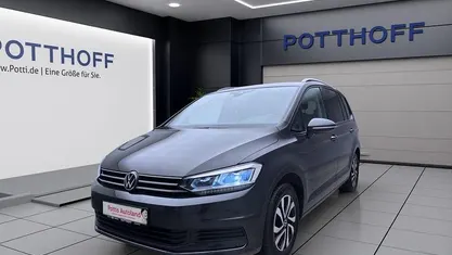 Gebraucht VW Touran Active 150 PS (110 kW) 2022 Grau Van / Kleinbus