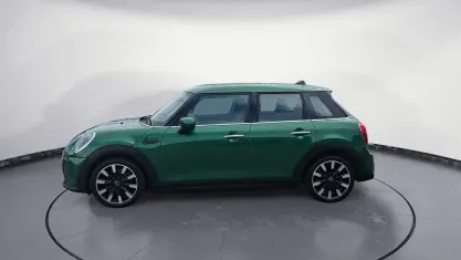 Gebraucht Mini ONE Classic 102 PS (75 kW) 2021 Grün Kleinwagen