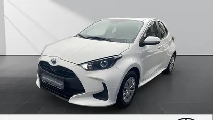 Usata Toyota Yaris Hybrid Business Edition 116 CV (85 kW) 2024 Bianco Utilitaria