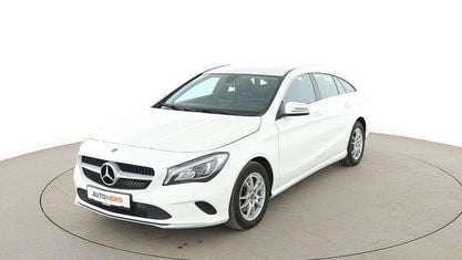 Gebraucht Mercedes CLA180 Shooting Brake 122 PS (89 kW) 2018 Weiß Kombi