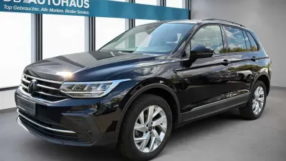 Gebraucht VW Tiguan Life 150 PS (110 kW) 2023 Schwarz SUV