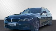 Schwarz Gebraucht 2021 BMW 318 Sport Line Kombi | 22.588 € (Fairer Preis)