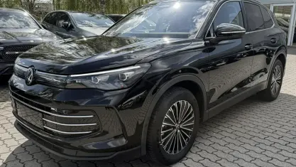 Gebraucht VW Tiguan Elegance 110 PS (80 kW) 2024 Deep black perleffekt SUV