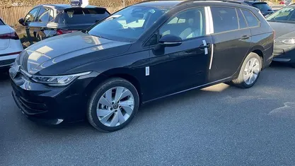 Gebraucht VW Golf VIII R-line 150 PS (110 kW) 2026 Kombi