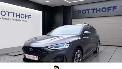 Grau Gebraucht 2022 Ford Focus ST-Line Limousine | 19.337 € (Fairer Preis)