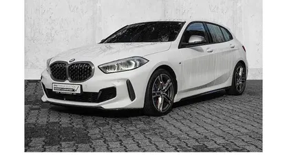 Weiß Gebraucht 2022 BMW M135 M Sport Kleinwagen | 32.200 € (Fairer Preis)
