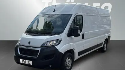 Weiß Gebraucht 2023 Peugeot Boxer Van | 22.990 € (Guter Preis)