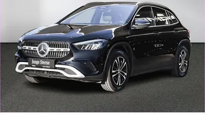 Unilack nachtschwarz Gebraucht 2024 Mercedes GLA200 SUV | 34.250 € (Guter Preis)
