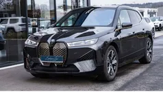 Grau Gebraucht 2023 BMW iX Executive SUV | 82.985 € (Fairer Preis)