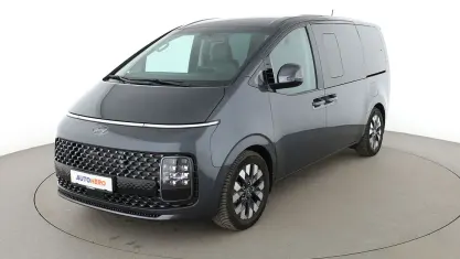 Gebraucht Hyundai Staria Signature 177 PS (130 kW) 2021 Grau Van / Kleinbus