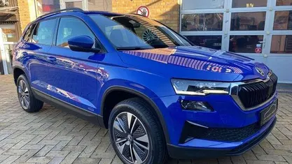 Blau Gebraucht 2022 Skoda Karoq Tour SUV | 20.990 € (Guter Preis)