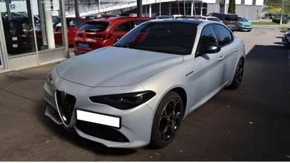 Grau Gebraucht 2023 Alfa Romeo Giulia Competizione Limousine | 38.785 € (Fairer Preis)