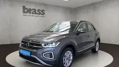 Indiumgrau metallic Gebraucht 2024 VW T-Roc Style SUV | 28.800 € (Fairer Preis)