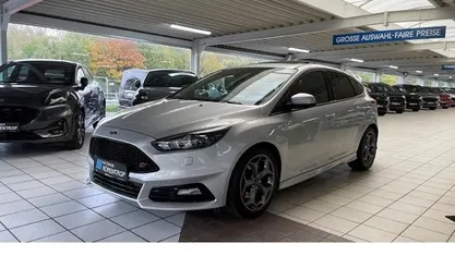 Gebraucht 2016 Ford Focus ST Limousine | 17.981 €