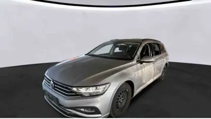 Gebraucht VW Passat Business 150 PS (110 kW) 2023 Silber Kombi