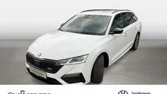 Weiß Gebraucht 2022 Skoda Octavia RS Kombi | 30.888 € (Fairer Preis)