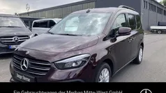 Gebraucht 2023 Mercedes T180 Progressive Van / Kleinbus | 30.900 € (Fairer Preis)