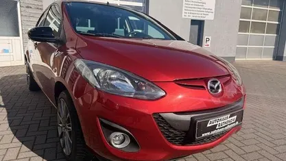 Gebraucht Mazda 2 Kenko 84 PS (61 kW) 2013 Rot Kleinwagen
