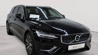Onyx schwarzmetallic Gebraucht 2022 Volvo V60 Inscription Kombi | 29.990 € (Superpreis)