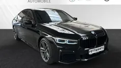Saphirschwarz metallic Gebraucht 2020 BMW 740L Sport Line Limousine | 46.900 € (Fairer Preis)