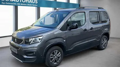 Gebraucht Peugeot Rifter Allure 131 PS (96 kW) 2023 Grau Van / Kleinbus
