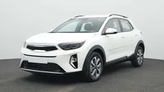 Schneeweiß Gebraucht 2025 Kia Stonic Vision SUV | 18.380 € (Fairer Preis)
