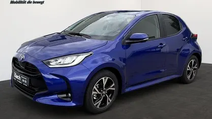 Neu Toyota Yaris Hybrid Comfort 116 PS (85 kW) 2025 Blau Limousine