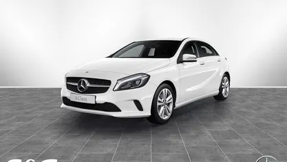 Gebraucht 2017 Mercedes A180 Urban Limousine | 15.977 € (Fairer Preis)