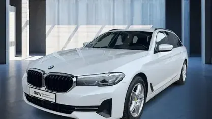 Gebraucht BMW 520 Shadowline 190 PS (139 kW) 2023 Weiß Limousine