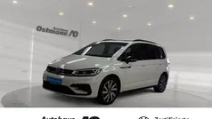 Pure white Gebraucht 2022 VW Touran Highline Van / Kleinbus | 31.785 € (Fairer Preis)