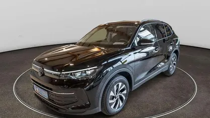 Deep black perleffekt Neu 2025 VW Tiguan Life SUV | 39.990 € (Guter Preis)