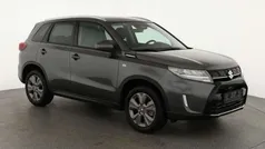 Titan dark gray pearl metallic Neu 2025 Suzuki Vitara Comfort SUV | 25.045 € (Fairer Preis)