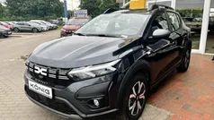 Grau Gebraucht 2023 Dacia Sandero Expression Kleinwagen | 18.800 € (Fairer Preis)