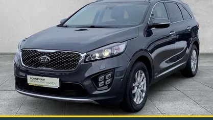 Grau Gebraucht 2017 Kia Sorento Platinum Edition SUV | 22.890 € (Fairer Preis)