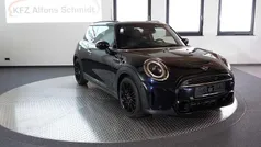 Enigmatic black metallic Gebraucht 2021 Mini Cooper S Classic Kleinwagen | 26.990 € (Fairer Preis)
