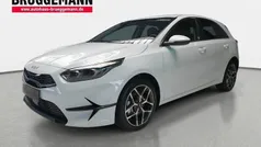 Weiß Neu 2025 Kia Ceed Style Limousine | 26.490 € (Fairer Preis)