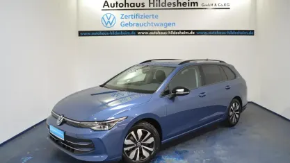 Gebraucht VW Golf VIII Goal 150 PS (110 kW) 2025 Blau Kombi