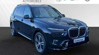 Gebraucht BMW X7 Efficient Dynamics 340 PS (250 kW) 2025 Black sapphire SUV