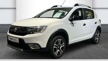 Weiß Gebraucht 2020 Dacia Sandero Celebration Limousine | 12.575 € (Fairer Preis)