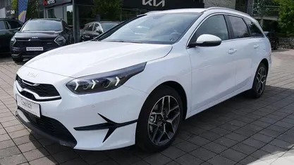 Neu Kia Ceed Sportswagon 140 PS (102 kW) 2025 Weiß Kombi