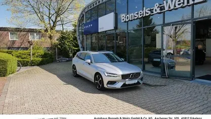 Begagnad Volvo V60 Inscription 190 HK (139 kW) 2020 Silver Kombi
