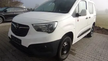 Gebraucht Opel Combo Edition 131 PS (96 kW) 2021 Weiß Van / Kleinbus