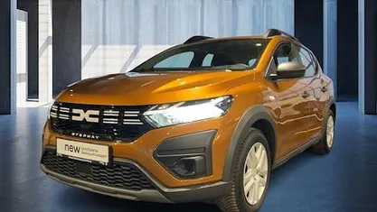 Usata Dacia Sandero Essentiel 101 CV (74 kW) 2024 Arancione Berlina