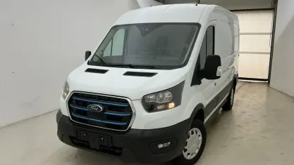 Gebraucht Ford E-Transit Trend 135 kW (184 PS) 2024 Weiß Van