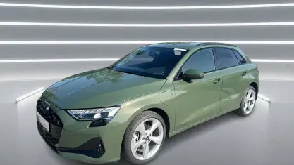 Gebraucht Audi A3 Advanced 204 PS (150 kW) 2025 Distriktgrün metallic Limousine