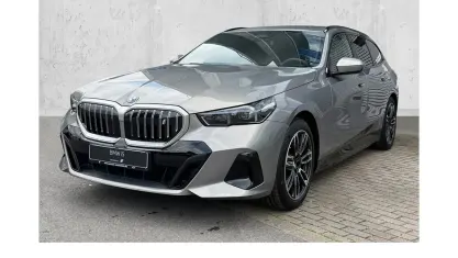 Neu BMW i5 M Sport 250 kW (340 PS) 2026 Silber Kombi