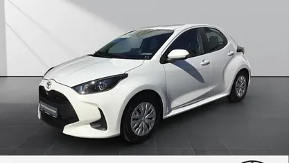 Weiss Gebraucht 2023 Toyota Yaris Comfort Kleinwagen | 14.390 € (Fairer Preis)